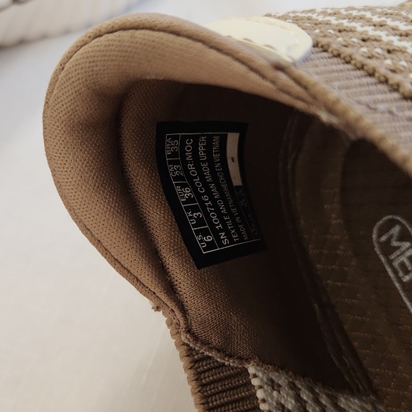 Skechers Wilshire BLVD Bellevue Tan White Sneakers. Size 6 - Picture 7 of 9